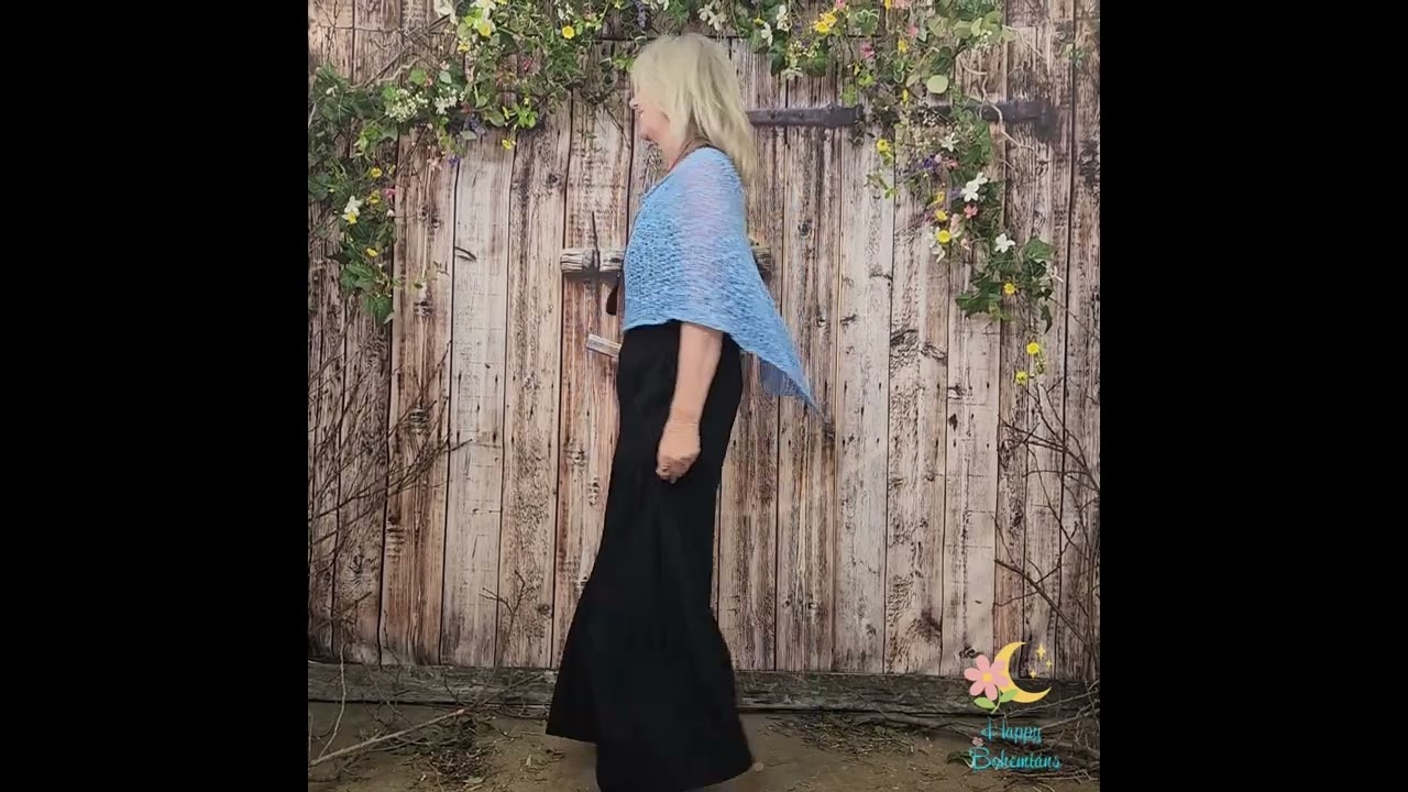 So Many Ways to Wear It &ndash; The Happy Bohemians Comfy Poncho