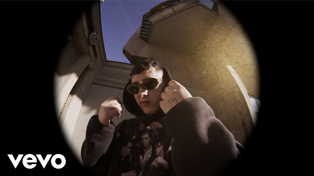 Sensey - Nemusím si hrát ft. SKiNNY BARBER (Official Music Video)