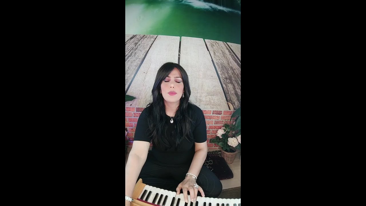 Sara Rasuli وطن خاکت شوم جان تو زخمیست  -  Watan khaket shawom jane tu zakhmist