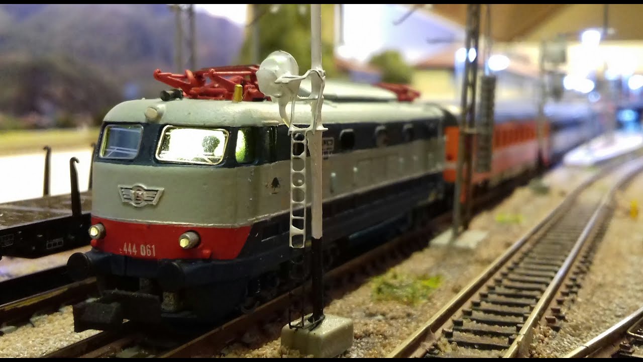 E444 Locomodels scala N su nuovo plastico di Avigliana in costruzione!!!