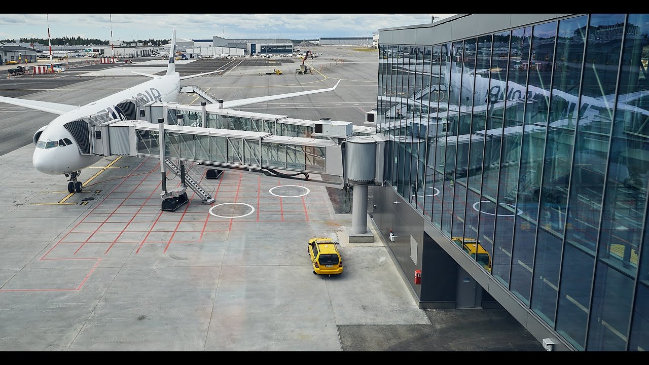 See how a new bridge for wide body aircraft at Helsinki Airport is installed.