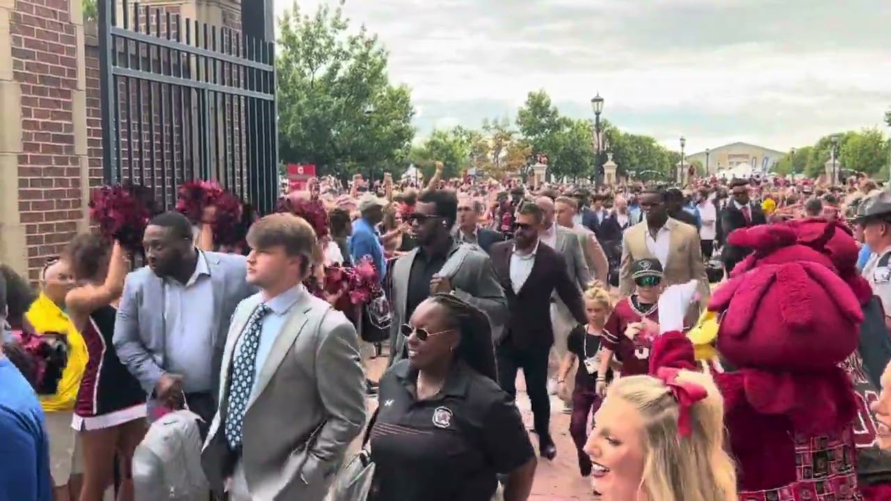 South Carolina arrives for first Gamecock Walk of year