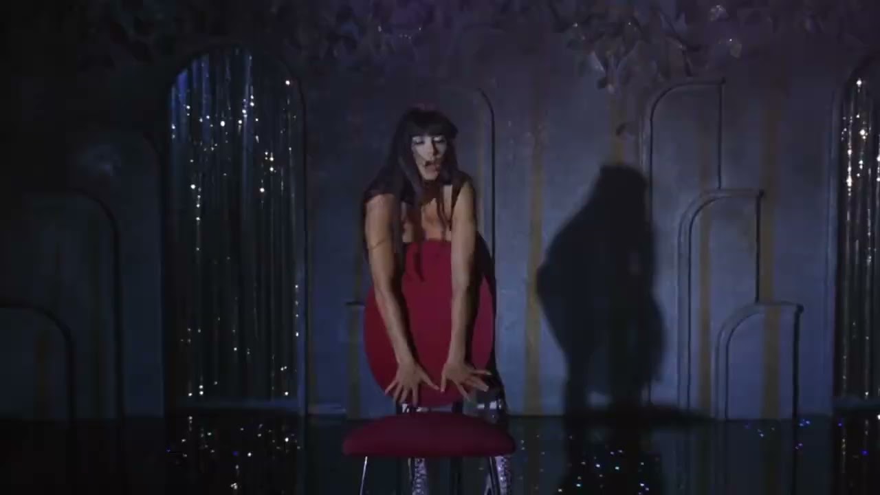 Demi Moore in Striptease- Dance 2