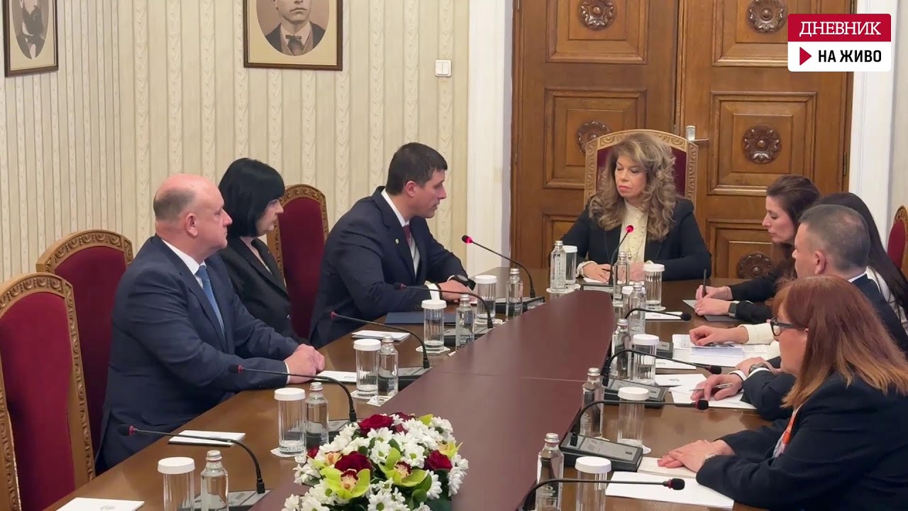 На живо: Консултации на президента Илияна Йототова с Величие