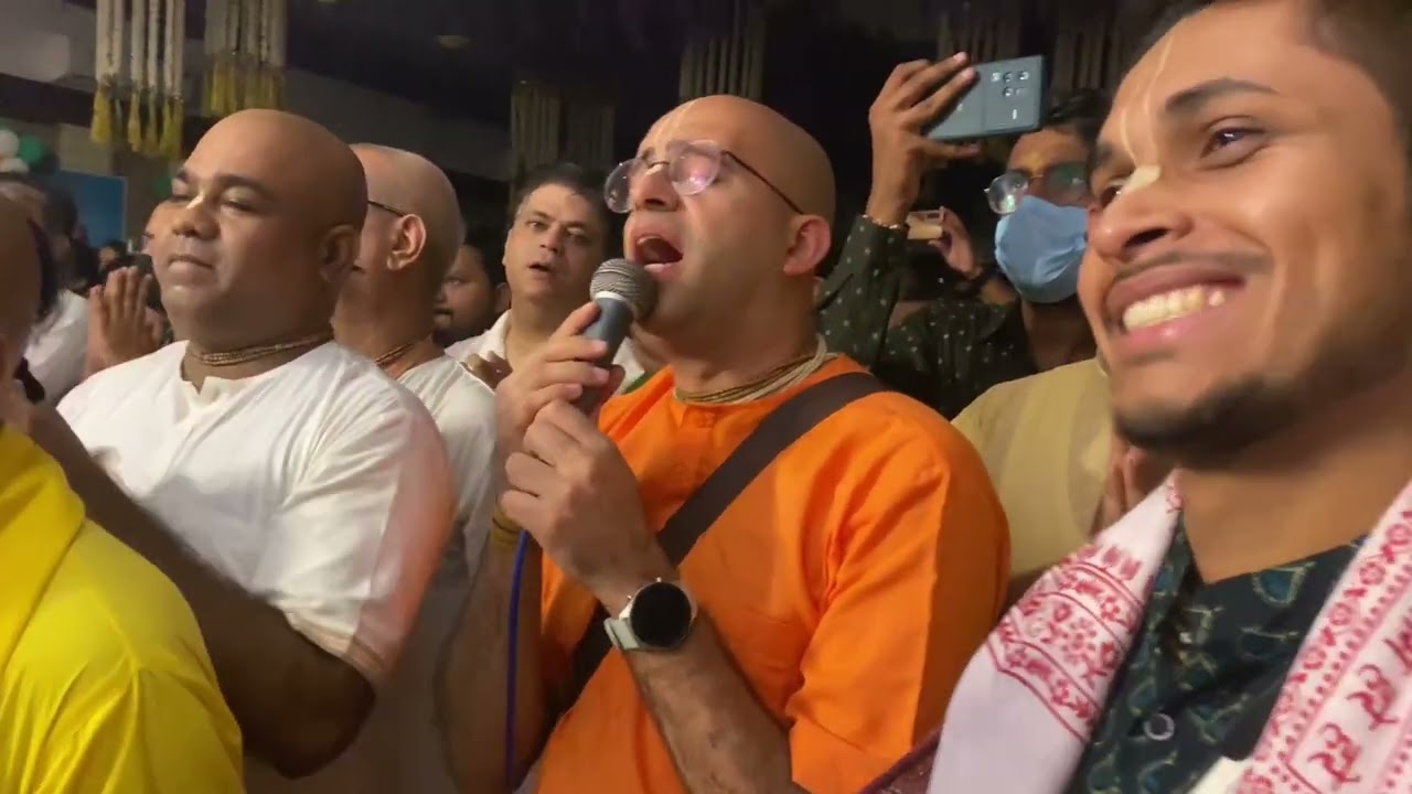 ISKCON Dwarka मैं जन्माष्टमी की मंगला आरती 4:30am