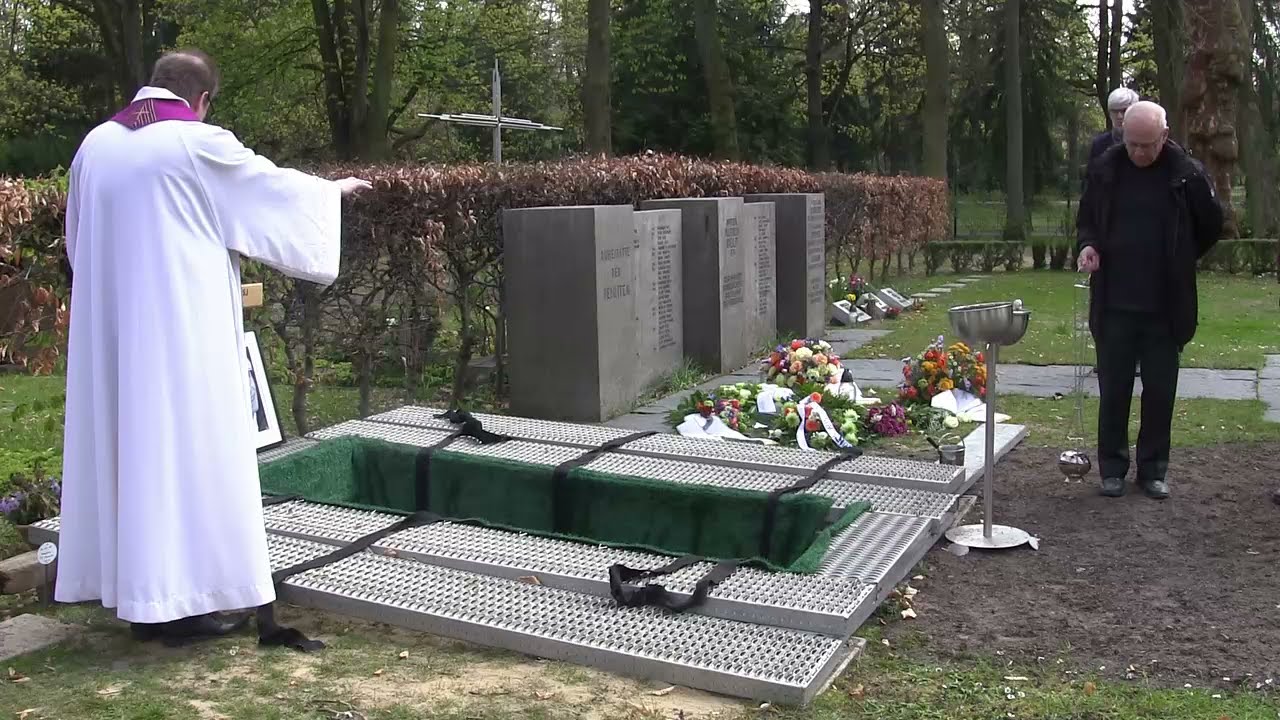 2021.04.28. Mi Tommek Beisetzung
