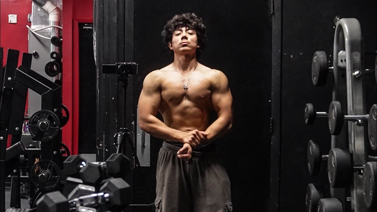 Trying to get as wide as MC Steve-Bulk day 10 