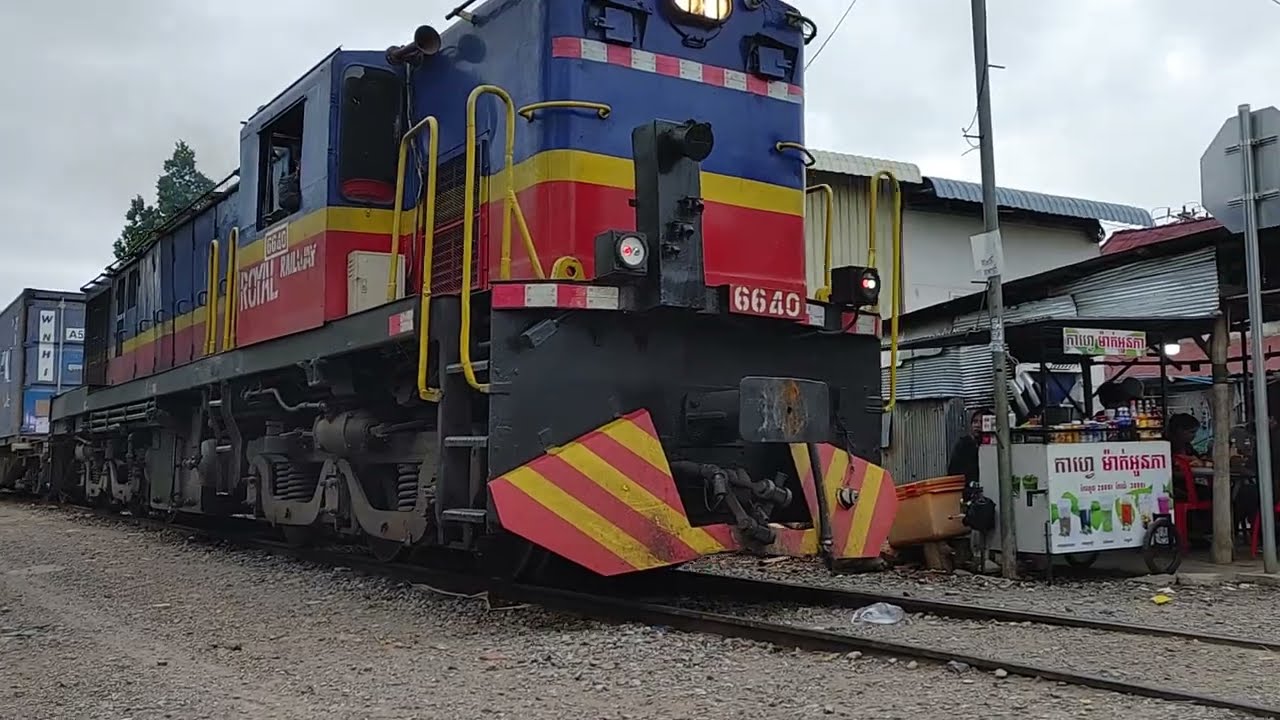Train in Batambong🇰🇭 | ថ្ងៃទី30 ខែ10 ឆ្នាំ2025 ម៉ោង07 08នាទី | Cambodia Train🇰🇭 | Khmer Train🇰🇭