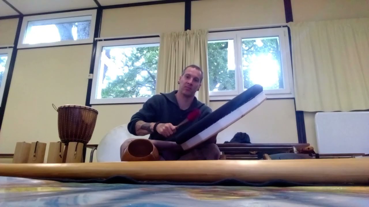 Une vidéo 3 morceaux Didgeridoo, Rav Vast et Tambour