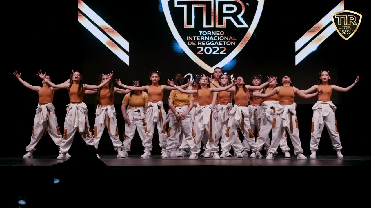 POLUX  || MEGAGRUPO DE REGGAETON INFANTIL || BLUE STARS FAMILY