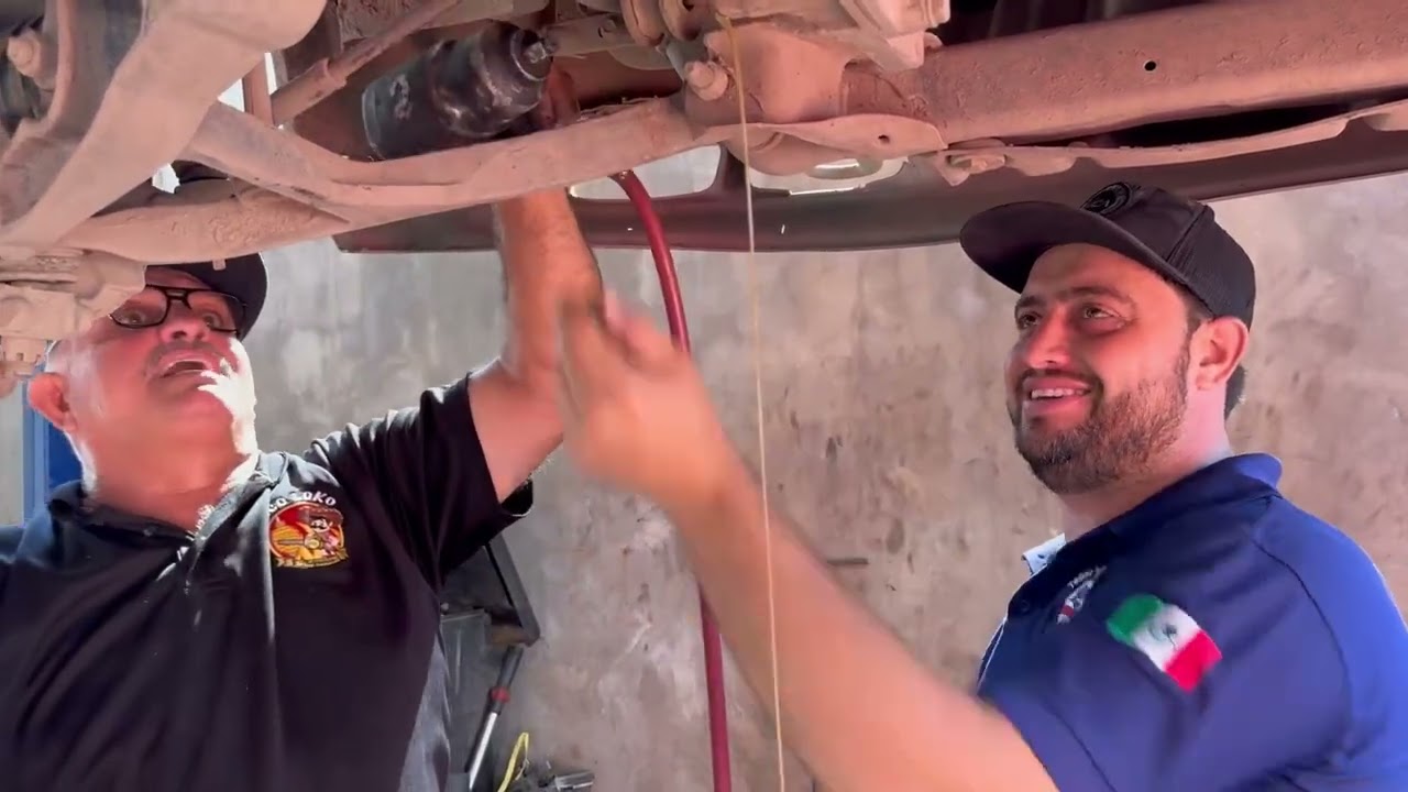 Le instalamos los baleros homocineticos a la mugrosa en el taller LENCHO 4x4 