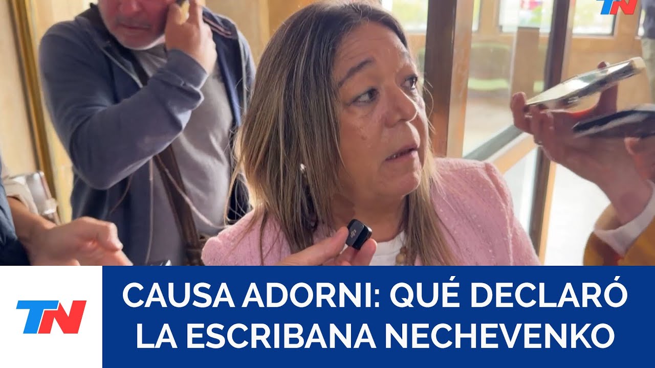 La escribana del departamento de Manuel Adorni neg&oacute; que dos jubiladas le hayan prestado la plata