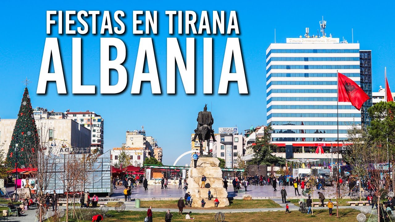 Así es Tirana, la capital de Albania, en el Día de la independencia y en Navidad 🇦🇱 Escuché viajando