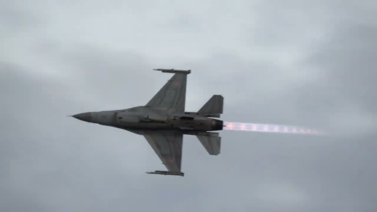 Meeting Aérien D'Albert 2025 Sunset F 16 Polish Air Force