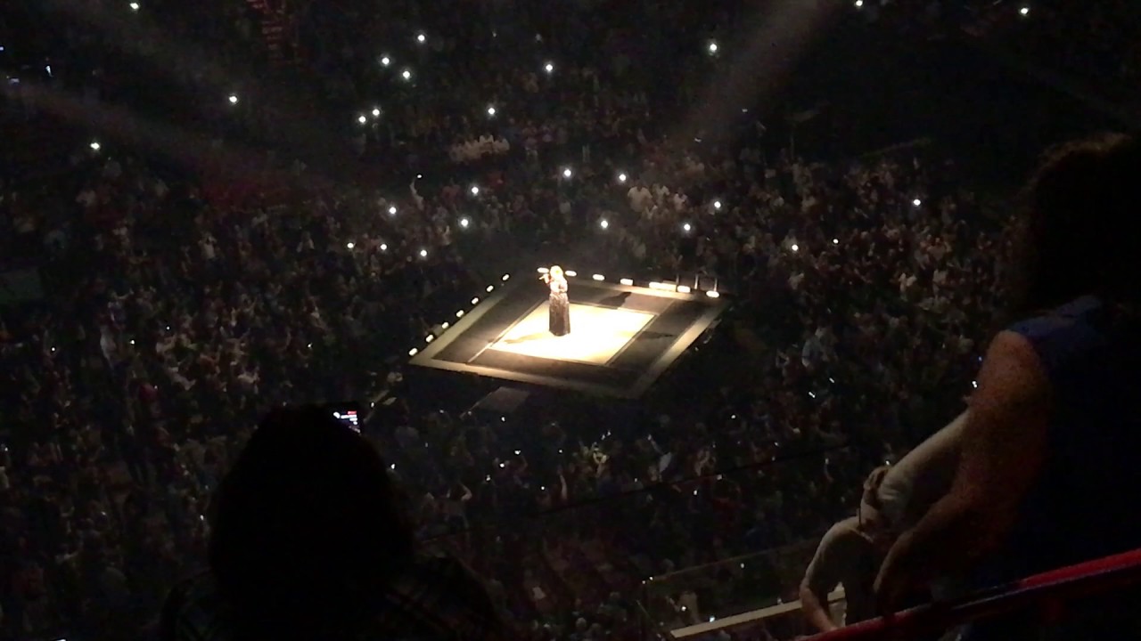 Adele in Concert - Hello - Miami 10-25-16