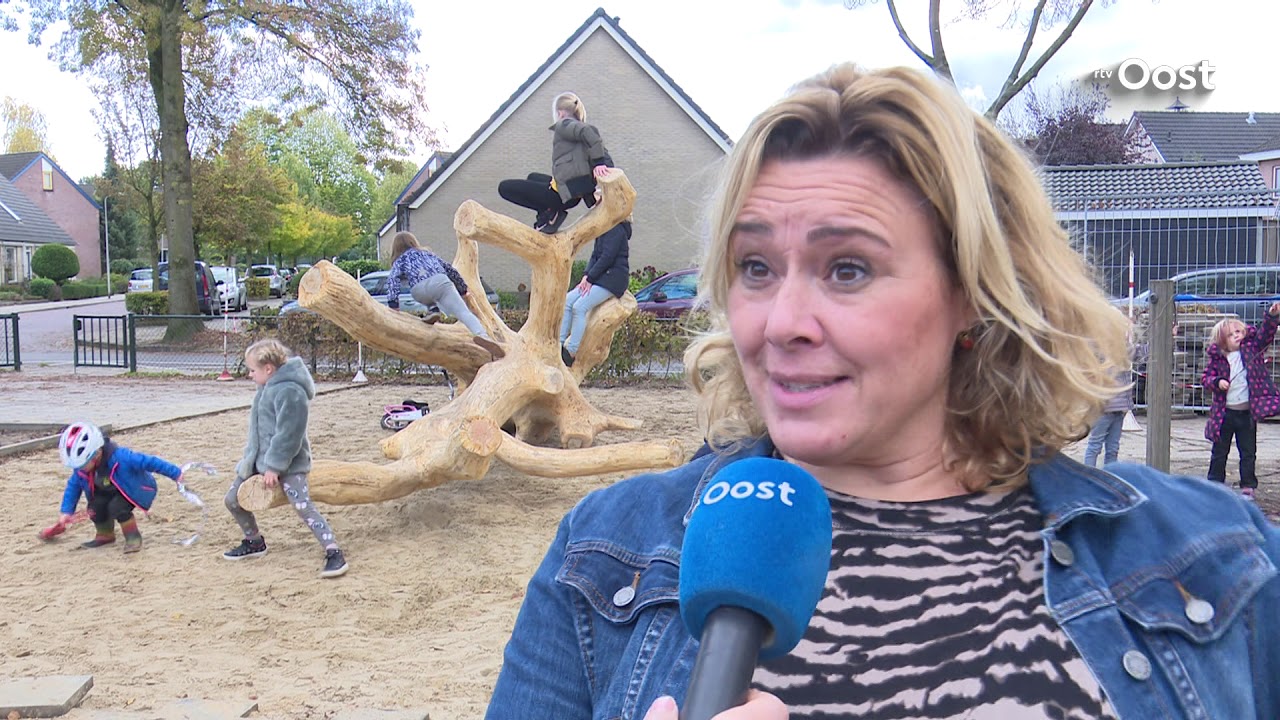 Tegels eruit, groen erin: OBS de Rythmeen start transformatie van het schoolplein