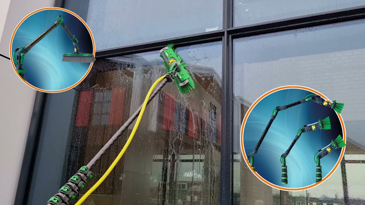 Glasbewassing met krachtige waterstralen op grote hoogte
