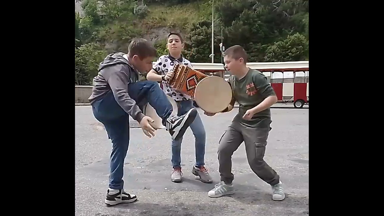 Tarantella calabrese tra amici