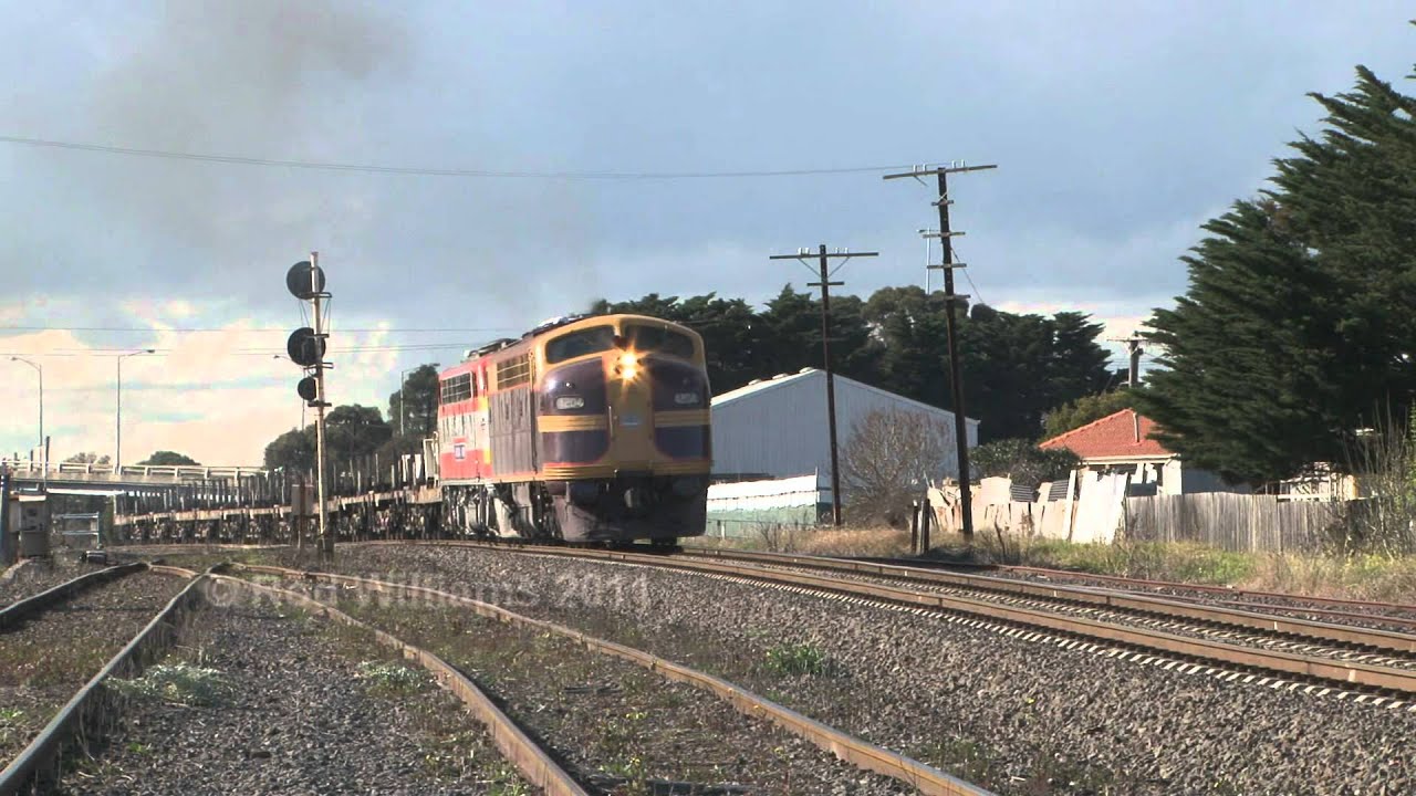 EMD 567 sound spectacular: Old EMD's : Australian Trains