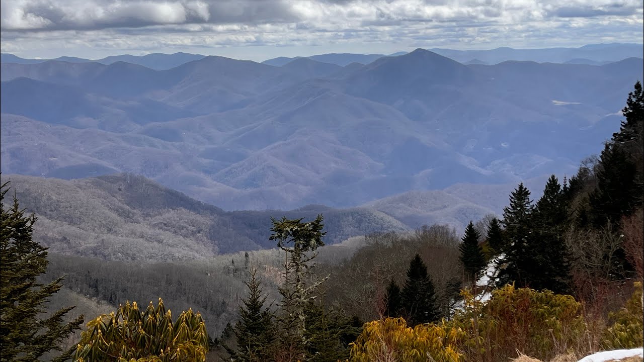 Winter hiking from Pinnacle Park up to Waterrock Knob on the Parkway. (Snow above 5000 feet!)