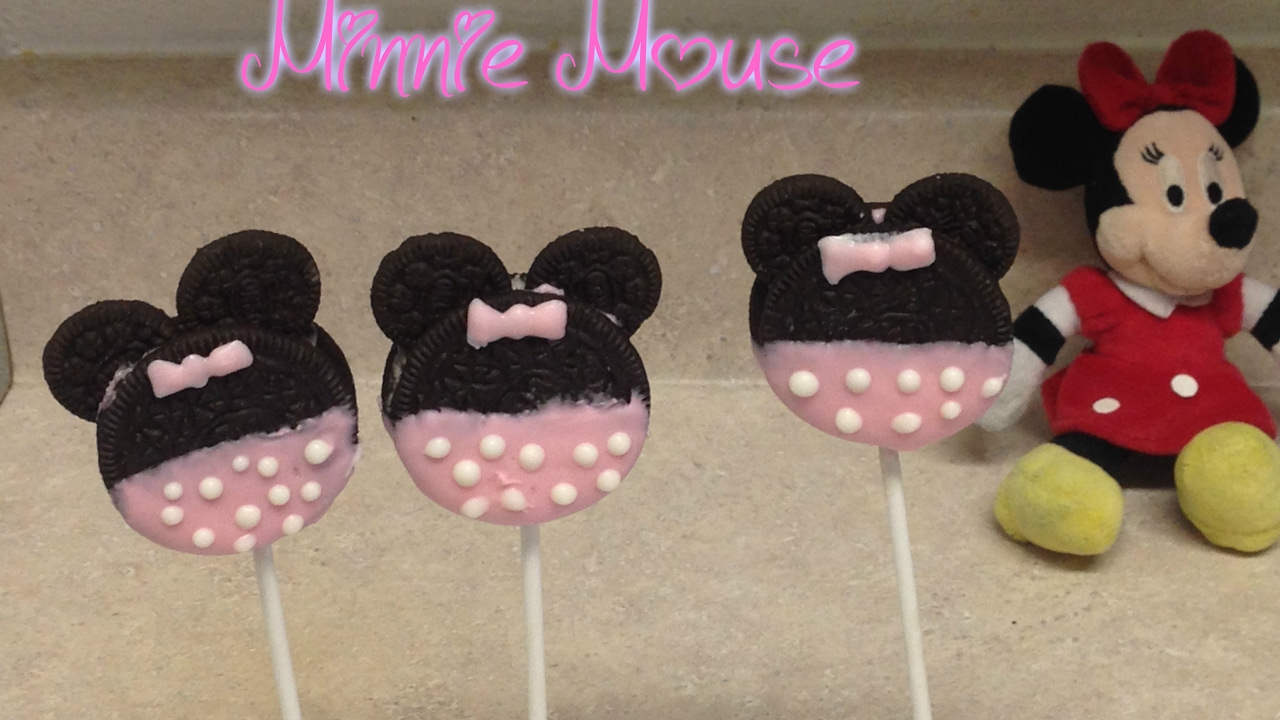 Paletas de Oreo de Minnie Mouse