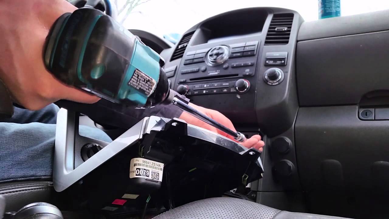 2008 Nissan Pathfinder Radio/NAV Screen Removal