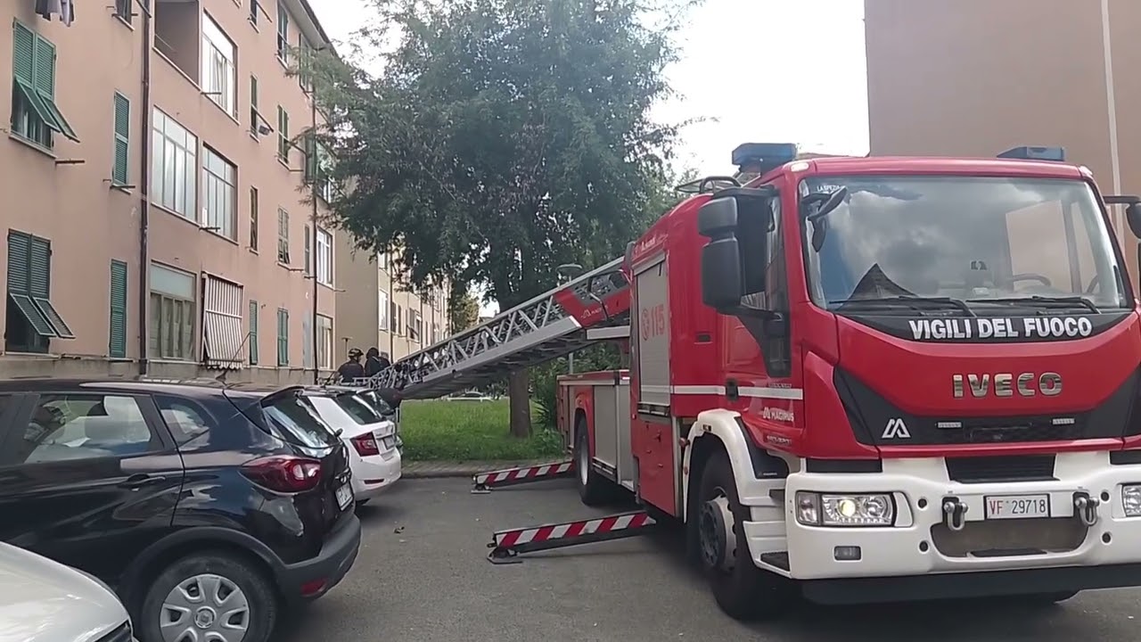 APS Iveco Eurocargo + CA Isuzu Dmax + AS Iveco Magirus 180e32 per rimozione nido di calabroni, SP
