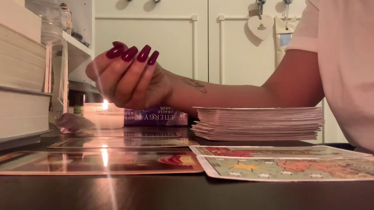 ♌️LEO DECEMBER 2020 TAROT READING❤️I Love You But I&rsquo;m Shooketh😳+ Money Advice