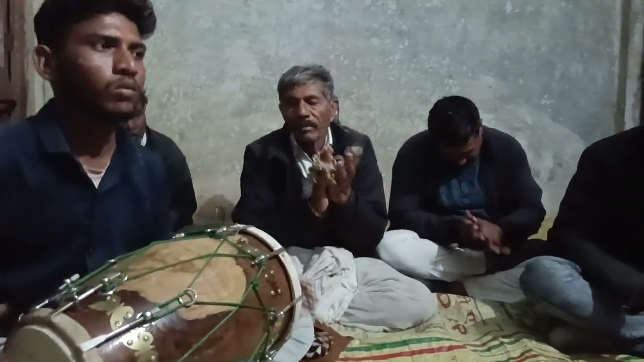 तेरी गलियों का वह आशिक एक नगीना है