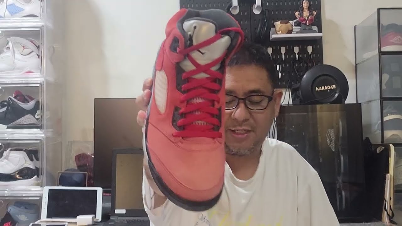 Распаковка кроссовок Jordan V Raging Bulls Toro