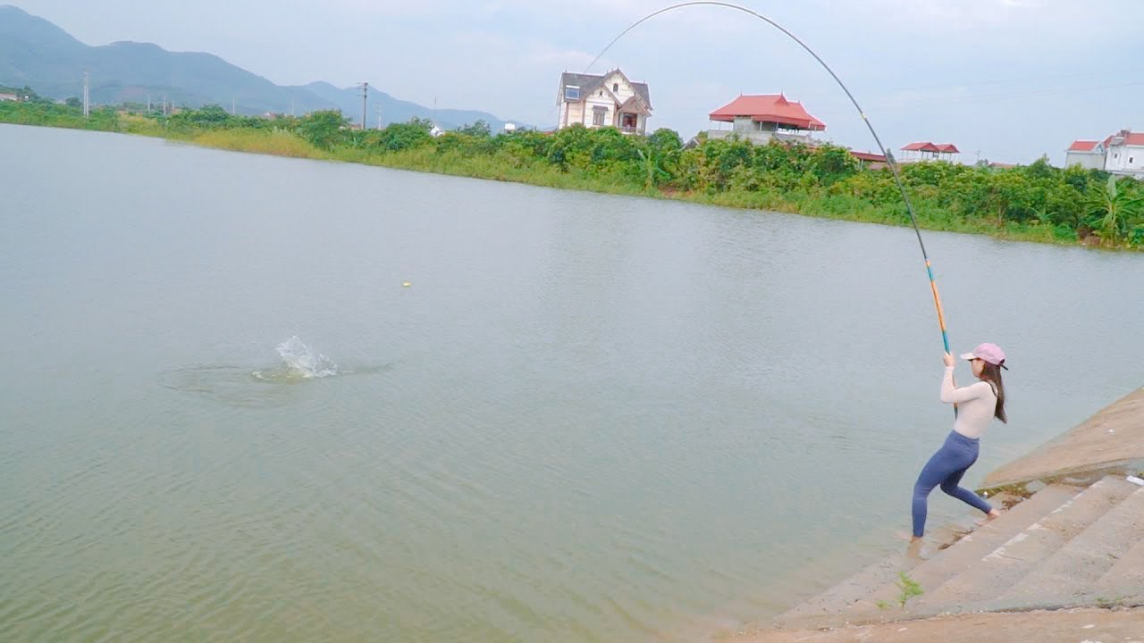 Hana Fishing || A Beautiful Girl is Fishing with a Hook in a Village Canal || Hook Fishing