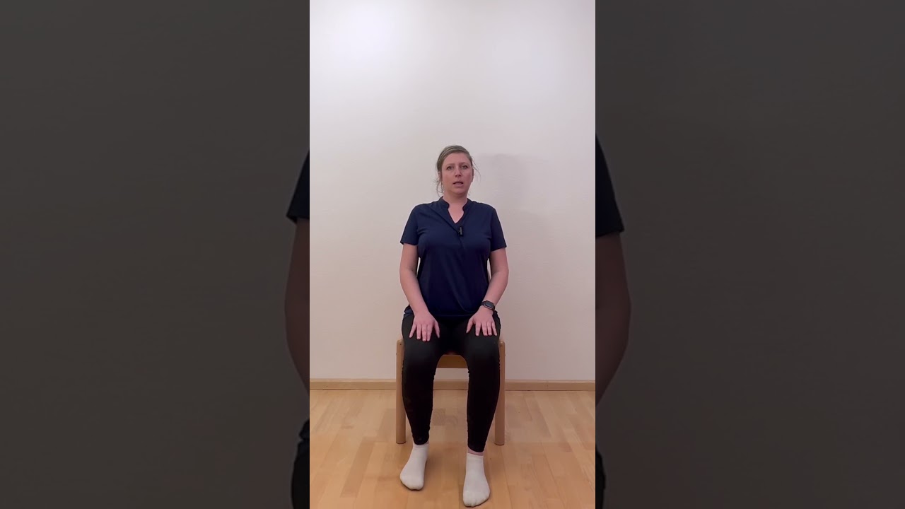 Schwache Beine? Diese &Uuml;bung im Sitzen hilft #beintraining #mobilit&auml;t #fitab60
