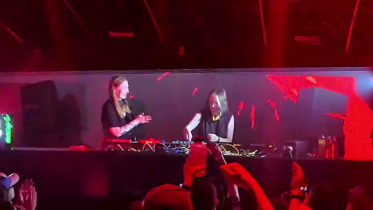 JUSTINE PERRY B2B PAULA KOSKI OPENNING SET MANIZALES 2025