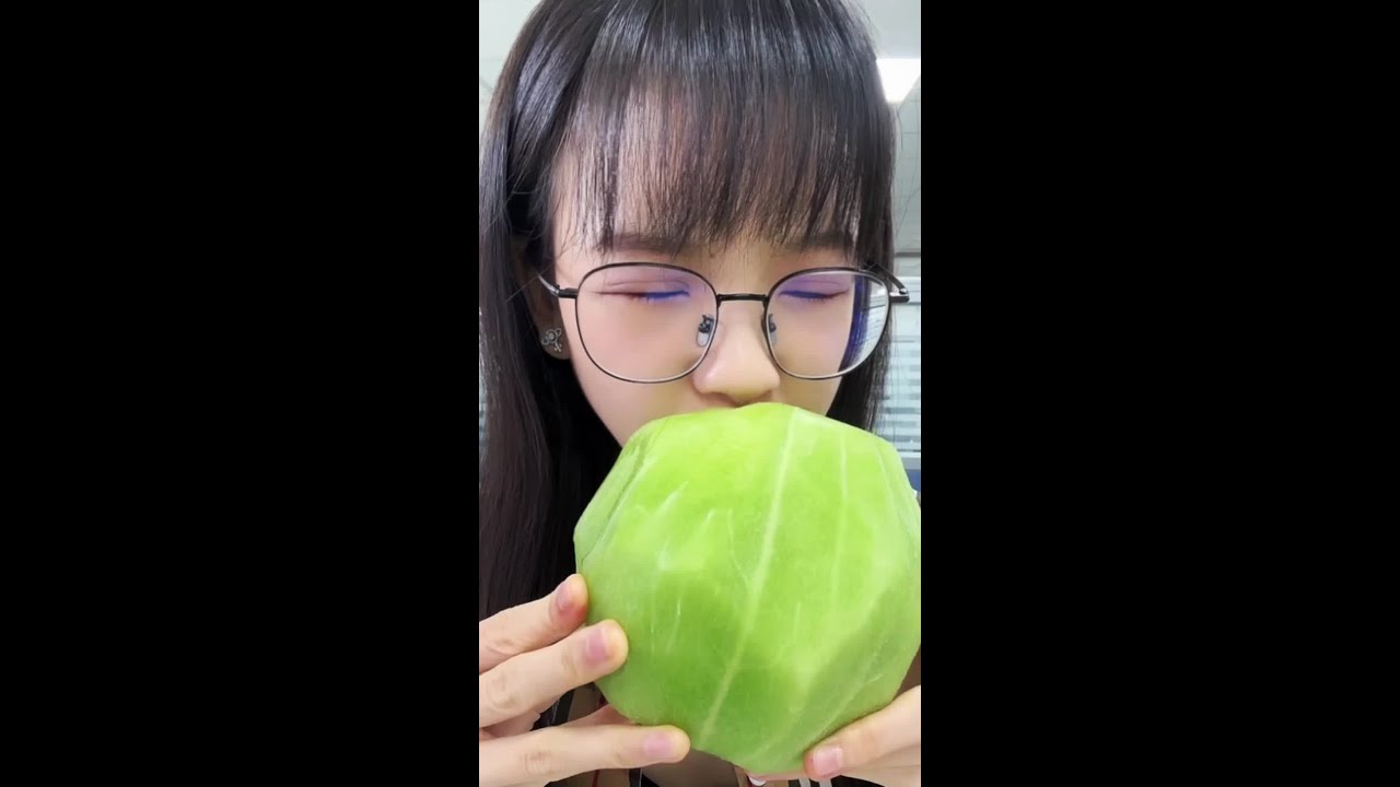 夏日吃瓜指南！分享一些超适合夏天的清爽水果～#脆甜多汁 #新鲜应季水果 #水果 #一口下去超满足 #吃个西瓜吧
