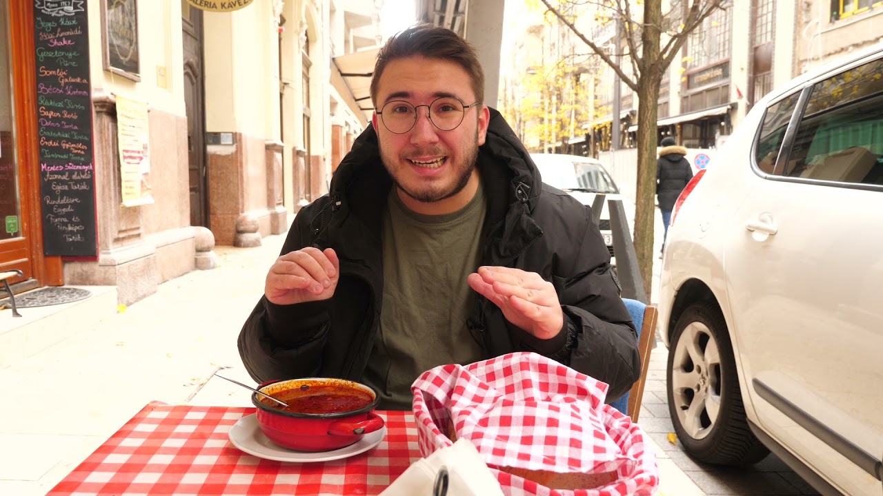 Degustăm cu Denis 🥣 SUPĂ GULAȘ la restaurantul „KISHARANG ÉTKEZDE” din Budapesta