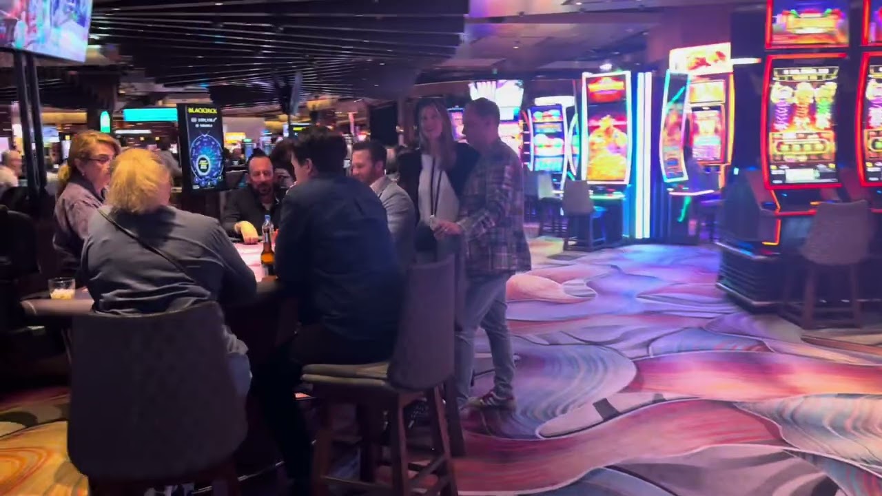 Las Vegas Is Dead? Walking Through ARIA Casino at 1:30 AM Tuesday Night 
