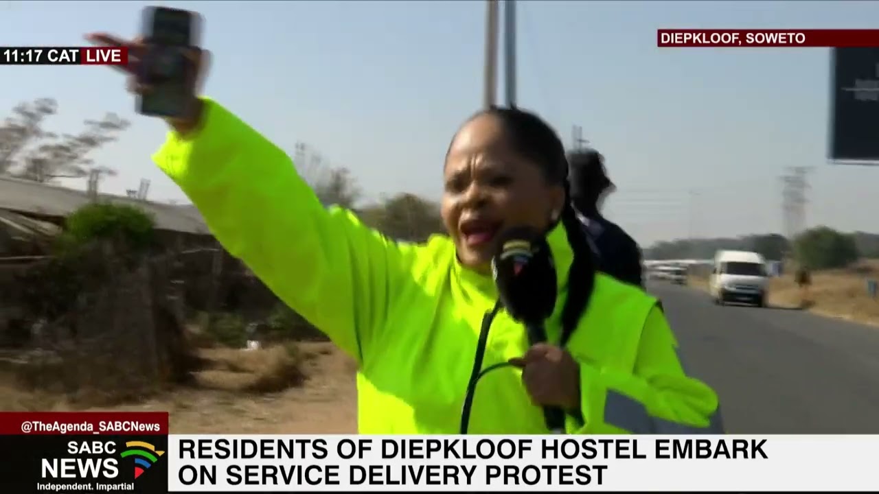 Diepkloof Protest | Heightened police presence, stones flung at media, cars turned away