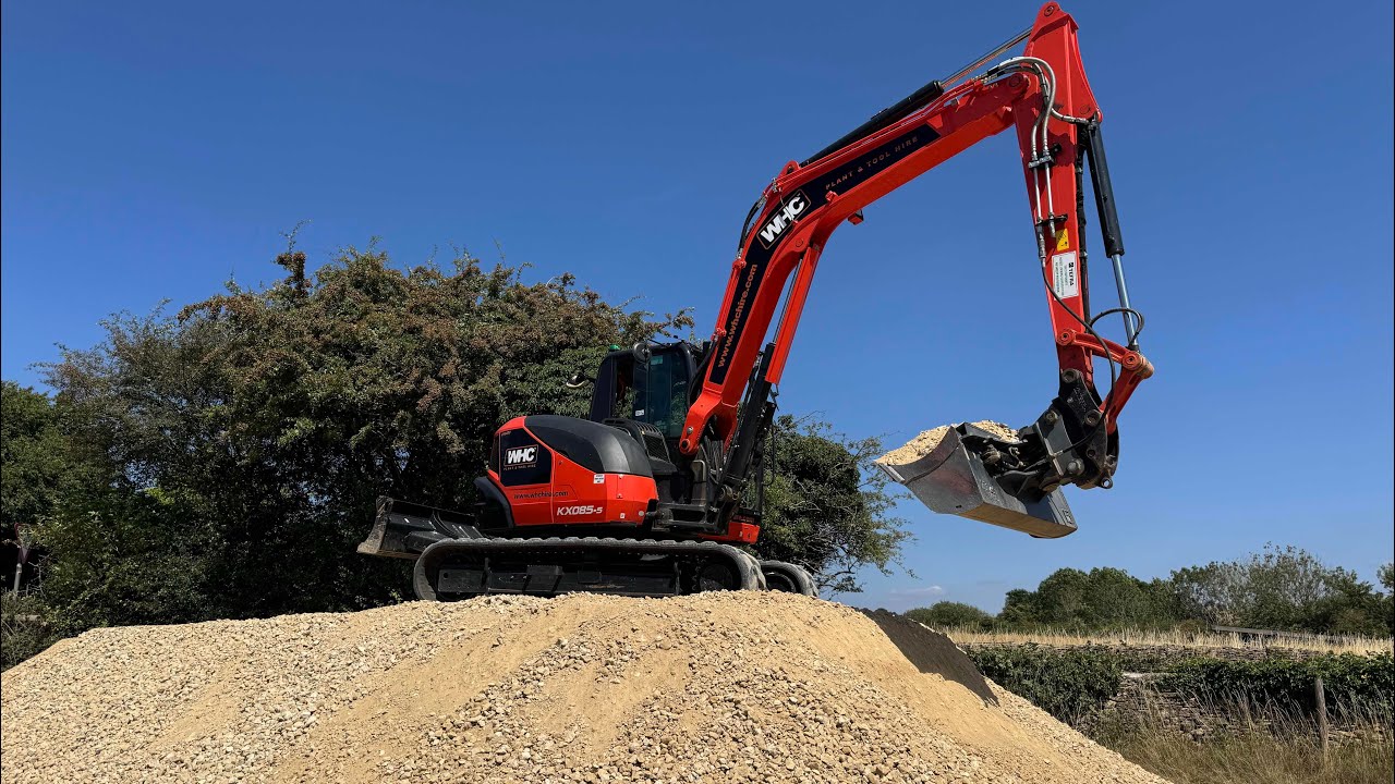 Kubota KX085-5   Loading Dumpers