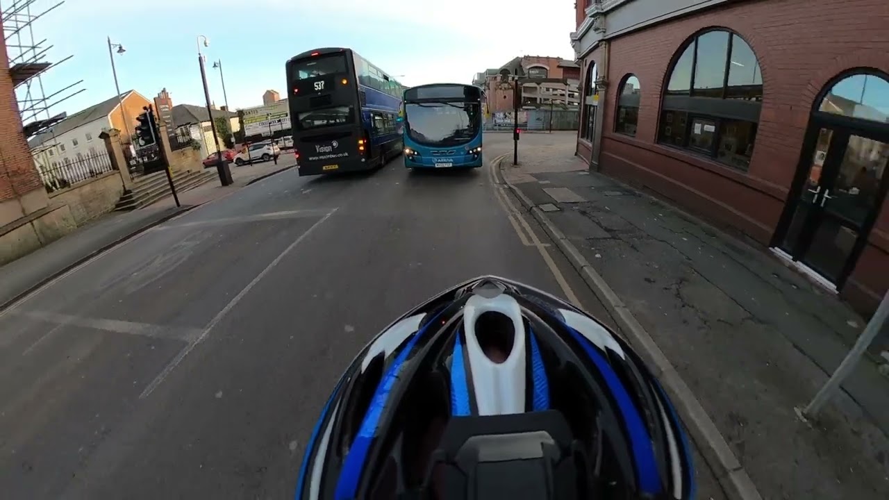 Great driving from an Arriva Sapphire bus driver.
