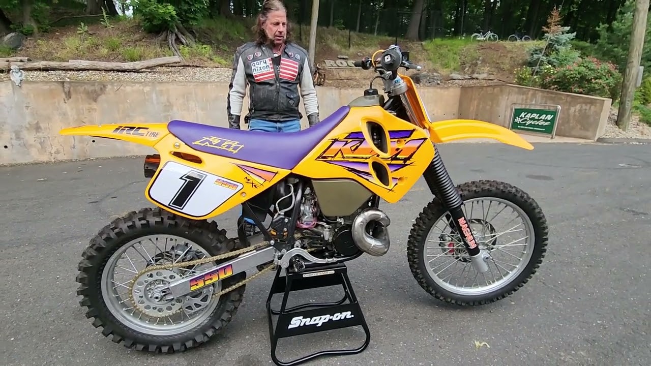 96-футовый KTM MXC 550, он же «Молот Тора». Большой диаметр цилиндра, мощность двухтактного двига...