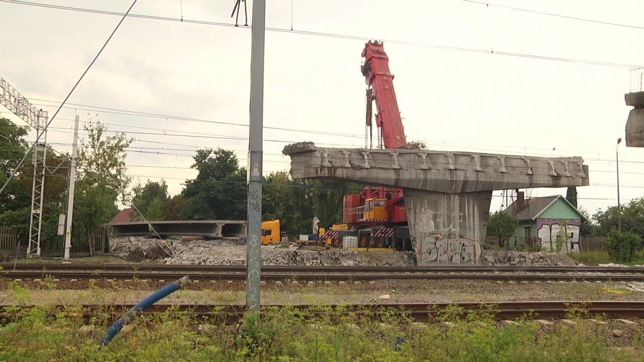 Rozbiórka wiaduktu postępuje zgodnie z planem