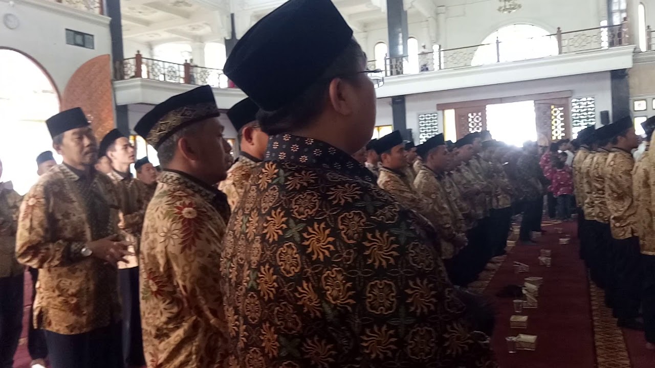 Pembacaan Maulid oleh KH. Amiruddin, SQ, MA(Masjid Attaqwa Putra)