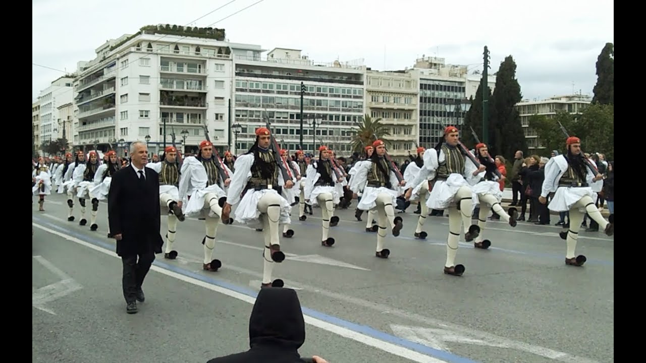 Αφιερωμένη παράταξη στη μνήμη του Εύζωνα Σπύρου Θωμά 24.02.2019
