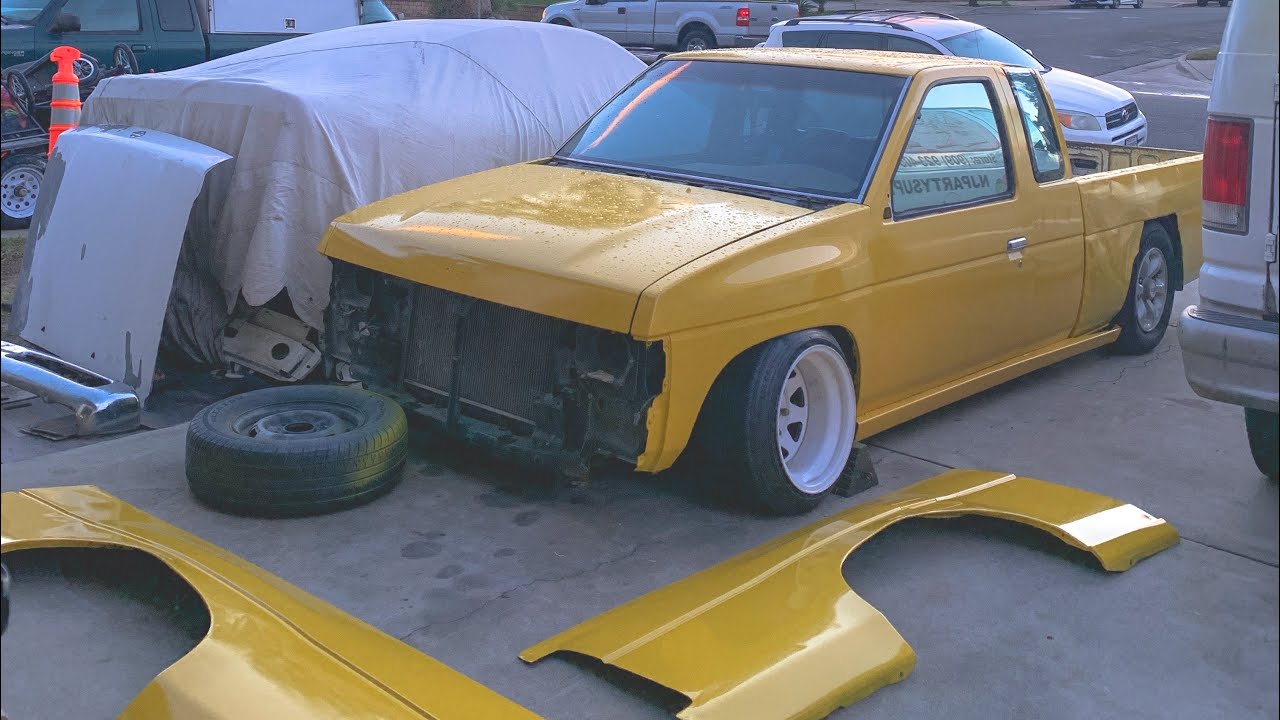 FINALLY PAINTED THE SLAMMED D21 !!
