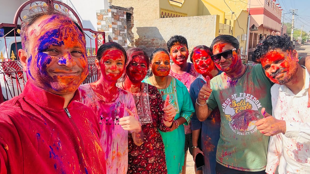 Mayke me aise kheli holi 