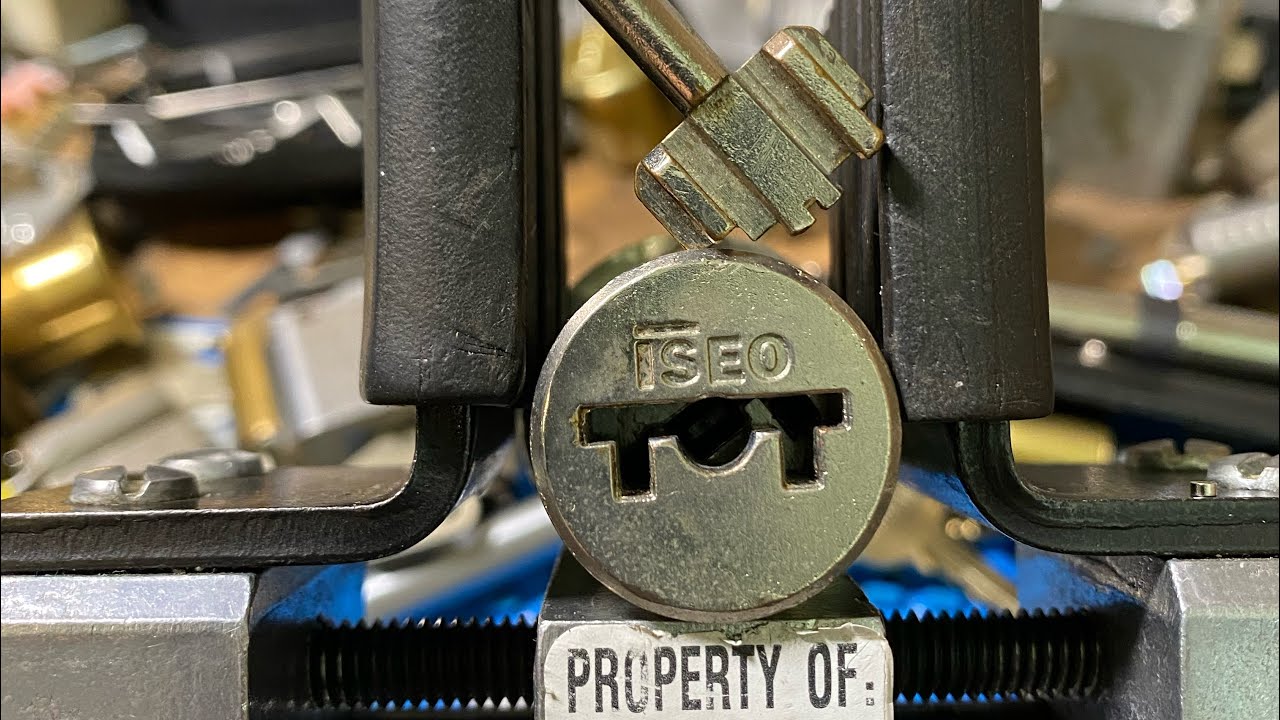 [390] Iseo Perfecta Picked 360&deg; and Gutted