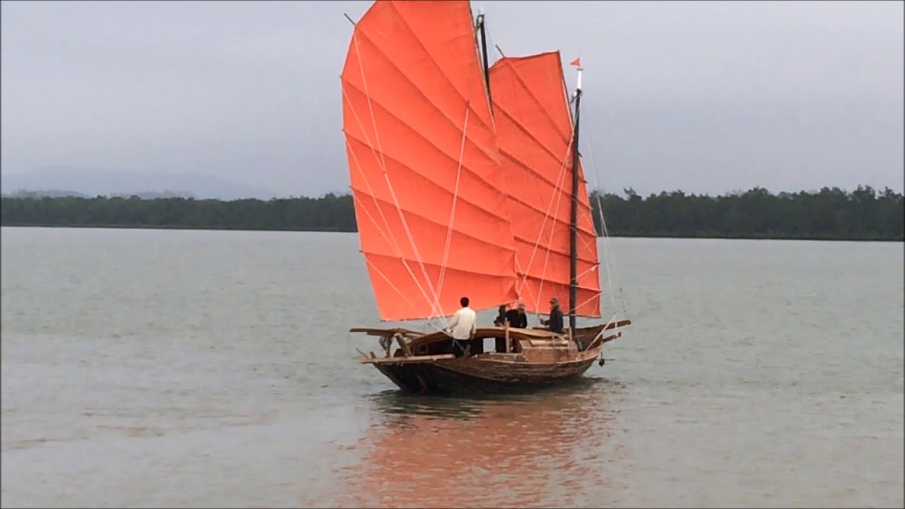 Early Sail in Quang Yen