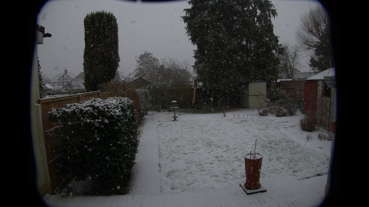 Snow is falling  28.2.2018,  all gone now.