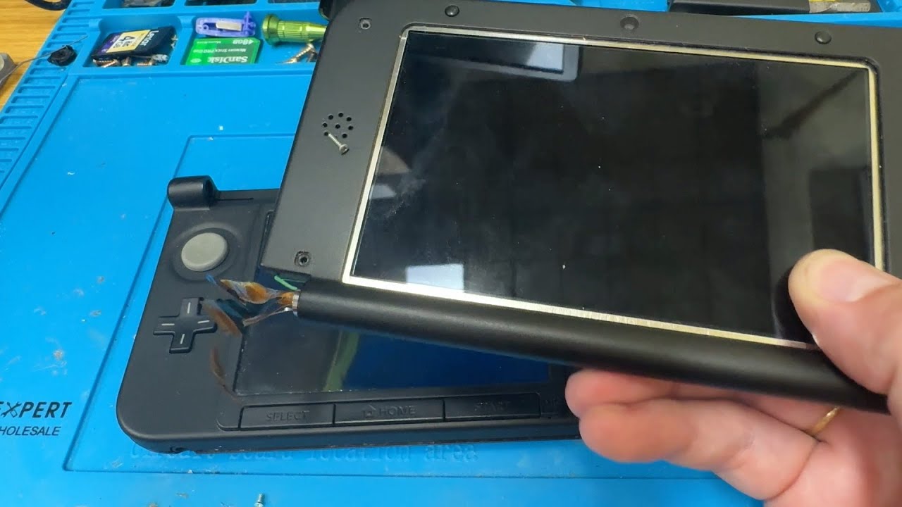 3DS XL Completely Destroyed - Split in half ! Can we bring it back to life and repair it?