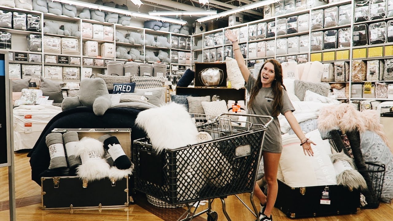 COLLEGE DORM SHOPPING VLOG